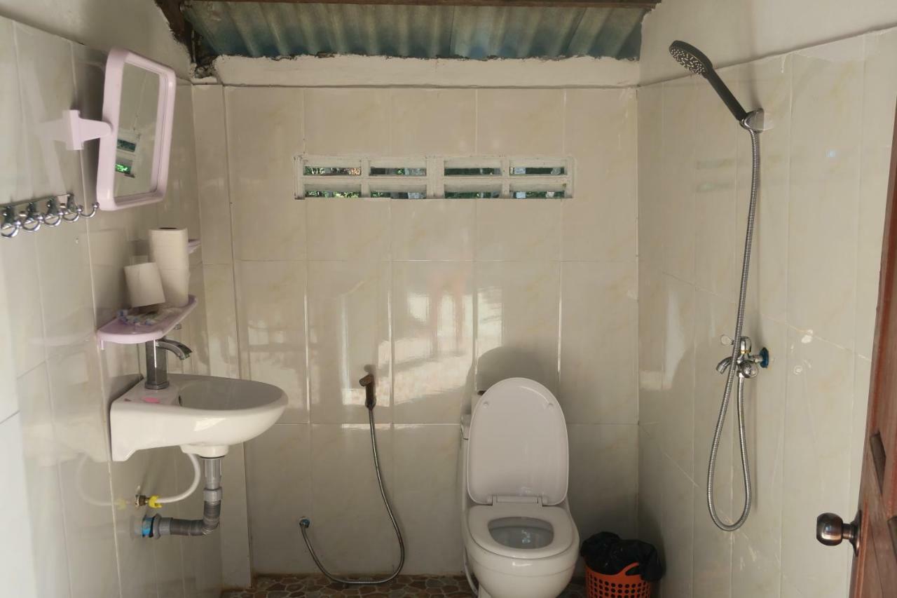 ココナッツビーチ バンガローズ Derm Tkov Village 部屋 写真
